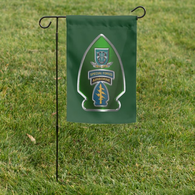 19th    Special Forces Group (AIRBORNE) Garden Fla Flag (In SItu)