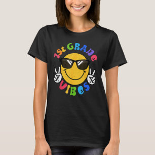 1st Grade Vibes Happy Face Smile Gift Back To Scho T-Shirt