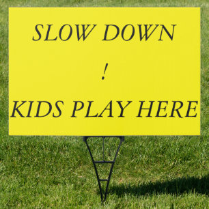 24" x 36" Kids Plying Warning Yard Sign