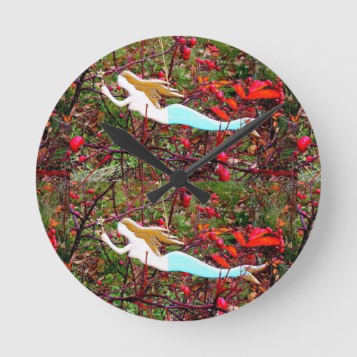 2 gold_star mermaids round clock