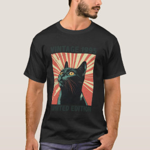 30 Years Old Gift Vintage 1995 Cat Lover 30th Birt T-Shirt
