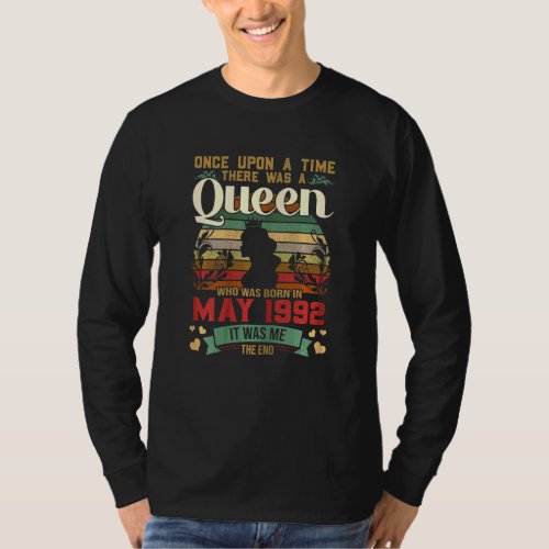 30 Years Old Girls 30th Birthday Queen May 1992 2 T_Shirt