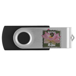 3D Framed Adorable Baby Squirrel On Flower Flash Drive