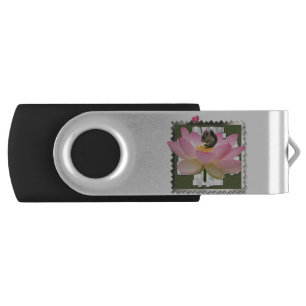 3D Framed Adorable Baby Squirrel On Flower Flash Drive