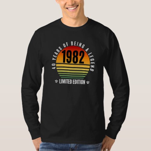 40 Year Old  Retro 1982  40th Birthday T_Shirt