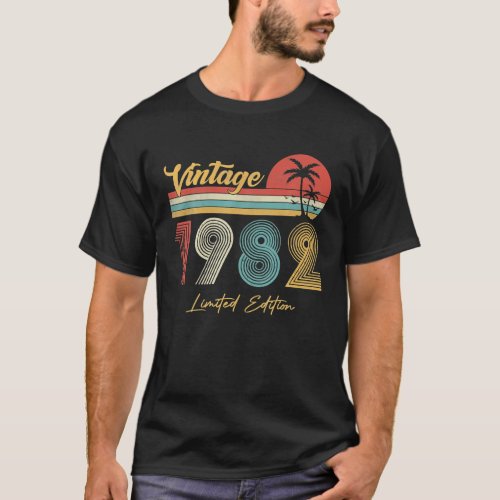 40 Year Old Vintage 1982 Limited Edition 40th T_Shirt