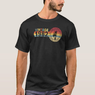 40 years old Awesome since 1982 vintage 40th Birth T-Shirt
