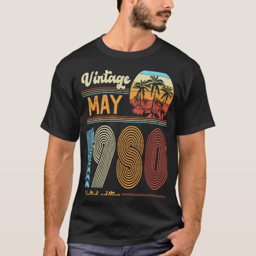 43 Years Old Birthday  Vintage May 1980 Women Men T_Shirt