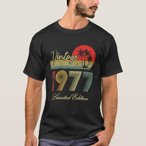 45 Year Old Gifts Vintage 1977 Limited Edition 45T T_Shirt