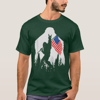 4th of July  Bigfoot Sasquatch USA American Flag  T-Shirt