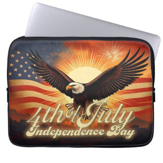 4th of July – Majestic Eagle & Fireworks Tribute🦅 Laptop Sleeve