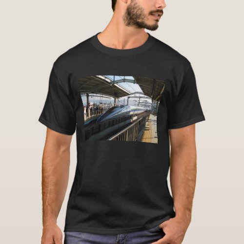 500 Series Shinkansen 新幹線 Bullet Train T_Shirt