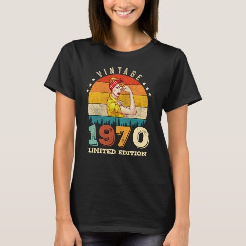 52 Year Old 1970 Vintage Women 52nd Birthday Gift T_Shirt