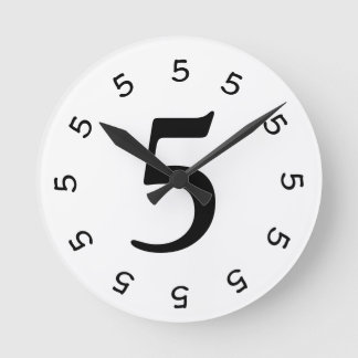 5 o'clock Simple Wall Clock 2