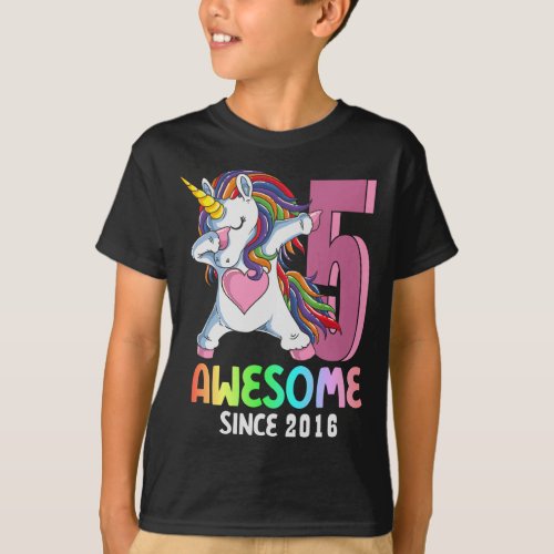 5th Birthday Girl 5 Years Old Gift Dabbing Unicorn T_Shirt