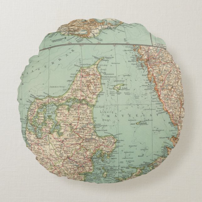 65 Denmark, Iceland Round Pillow (Front)