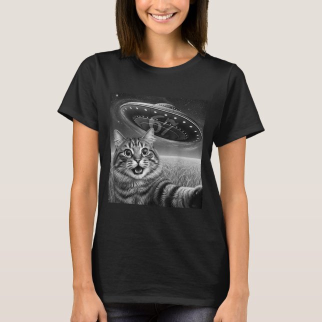 67 Cat Selfie With Alien Ufos Funny Cat Six Seven  T-Shirt (Front)
