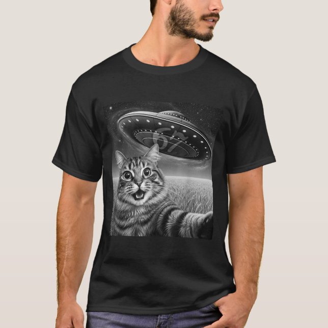 67 Cat Selfie With Alien Ufos Funny Cat Six Seven  T-Shirt (Front)