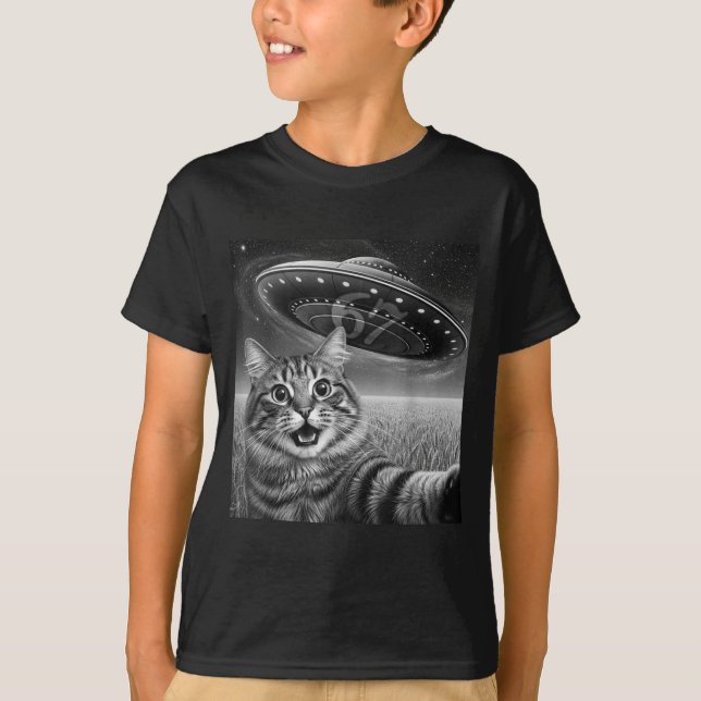 67 Cat Selfie With Alien Ufos Funny Cat Six Seven  T-Shirt (Front)