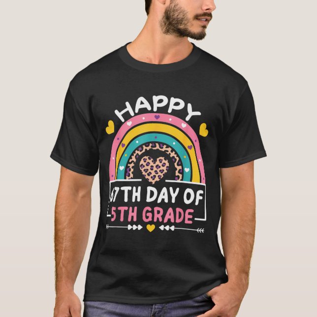 67 Days Of School Happy 67th Day Of 5th Grade Teac T-Shirt (Front)