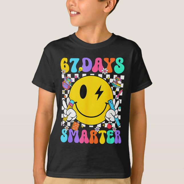 67 Days Of School Smile Face 67 Days Smarter Teach T-Shirt (Front)