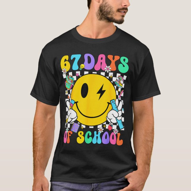 67 Days Of School Smile Face 67 Days Smarter Teach T-Shirt (Front)