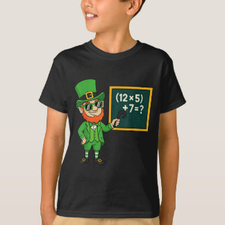 67 Funny St Patricks Day Math Teacher Meme Six Sev T-Shirt
