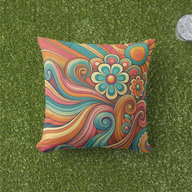 70s Psychedelic Floral Design – Retro Groovy Art Outdoor Pillow (Grass)