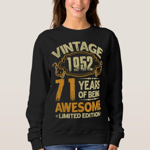 71 Years Old Gift Vintage 1952 71th Birthday Men W Sweatshirt