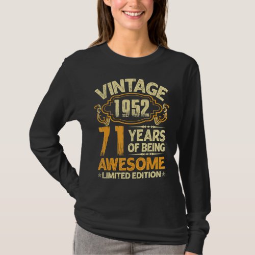 71 Years Old Gift Vintage 1952 71th Birthday Men W T_Shirt