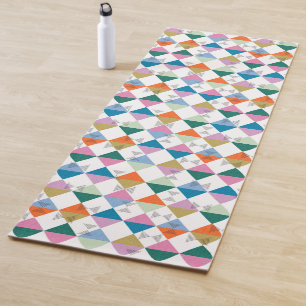 80's colourful triangles yoga mat