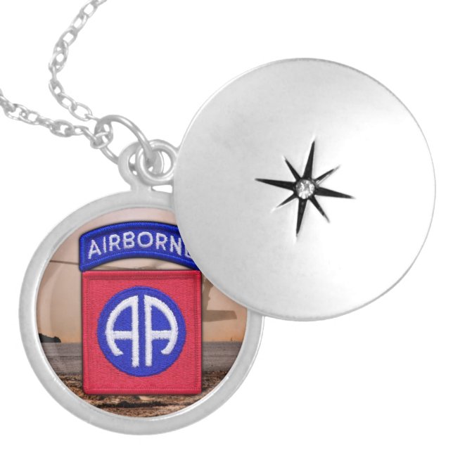 82nd Airborne Division veterans vets girls Necklac Silver Plated Necklace (Front)