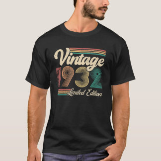 90 Year Old Vintage Born In 1932 90th Birthday Re T-Shirt