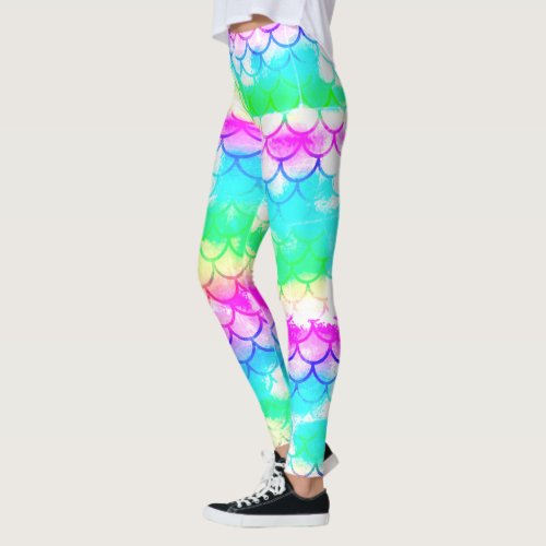 A beautiful spectrum of mermaid colors leggings