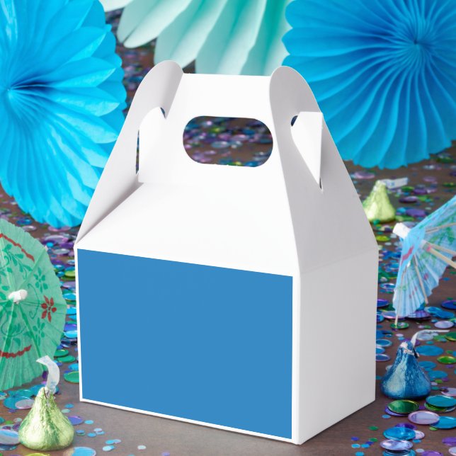 a blue background with a favor boxes (Party)