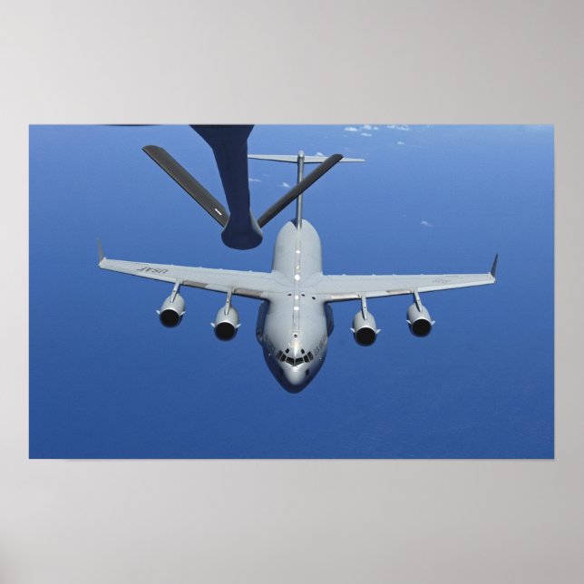 A C-17 Globemaster III approaches the boom Poster (Front)