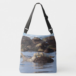 A couple of cute posing Harbor Seals Crossbody Bag