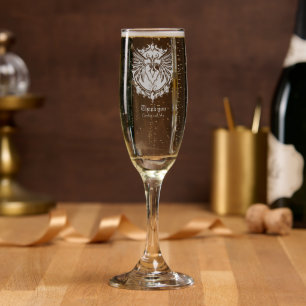A Gothic symbiosis, elegant haert and skulls. Champagne Flute