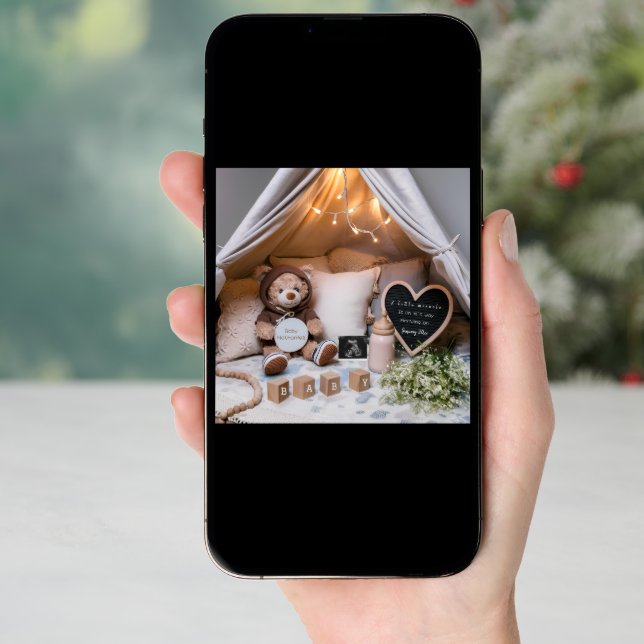 A little bear minimal pregnancy announcement  (Front Digital)