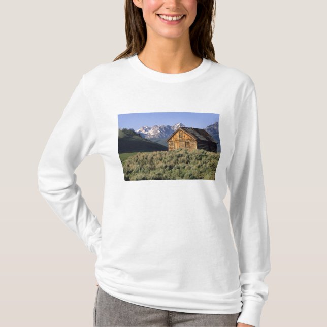 A log cabin and the Sawtooth Mountains in T-Shirt (Front)