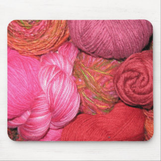 A Mano Yarn Center: Mousepad (pinks)