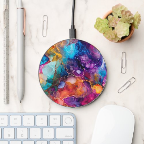 A Marble Pattern in  Rainbow and Gold Wireless Charger