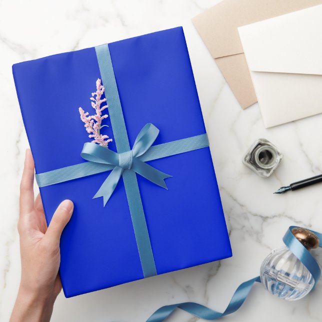 A roll of gradient wrapping paper  (Gifting)