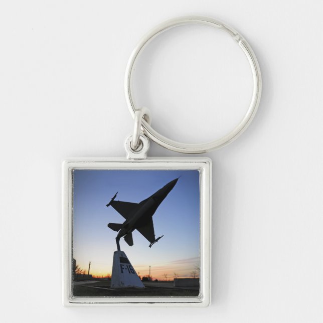 A scale model of an F-16 C Fighting Falcon Keychain (Front)