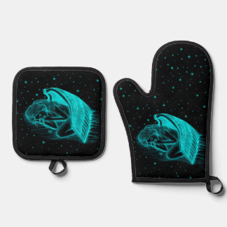 A sleeping Angel Oven Mitt & Pot Holder Set