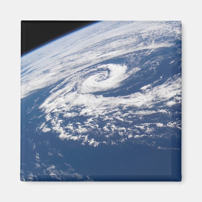 A subtropical cyclone magnet (Front)