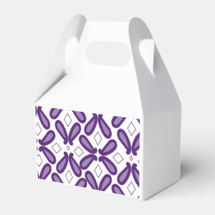 A symmetrical pattern featuring white and purple m favor boxes