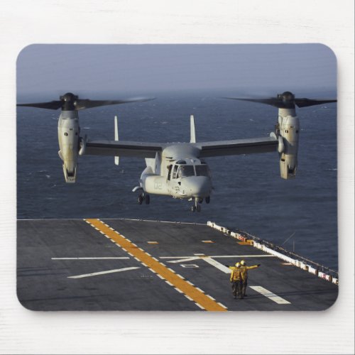 A V_22 Osprey aircraft prepares to land Mouse Pad