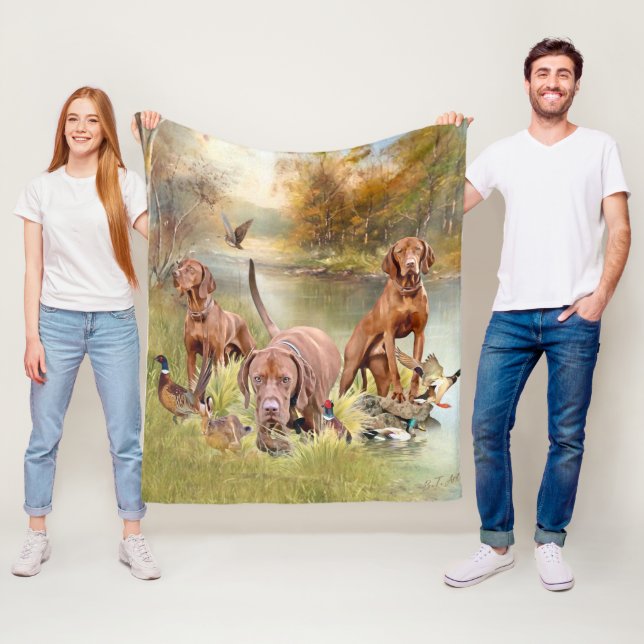 A versatile aristocrat in the Hungarian Vizsla Fleece Blanket (In Situ)