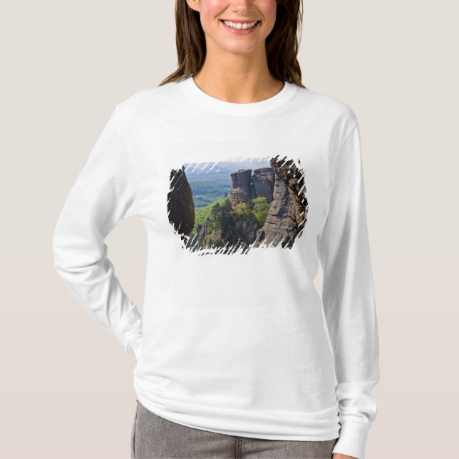 A walk throught Belogradchik Castle Ruins T-Shirt (Front)